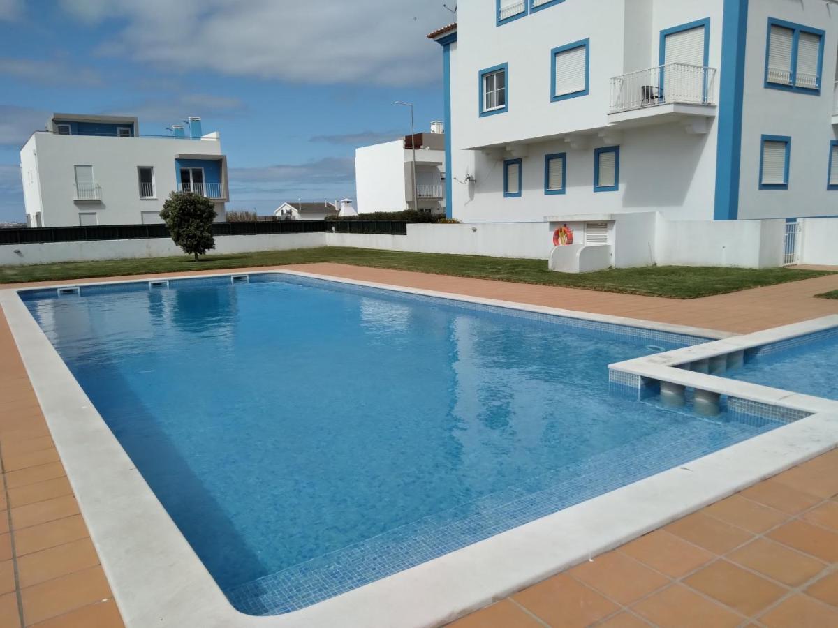 Palmeiras Apartement - T1 Com Piscina Baleal Dış mekan fotoğraf