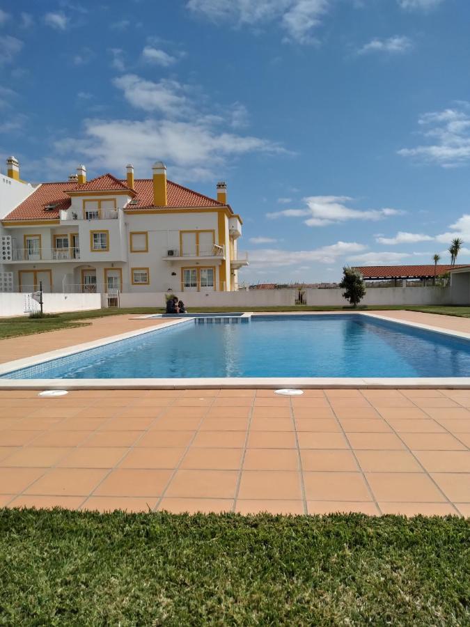 Palmeiras Apartement - T1 Com Piscina Baleal Dış mekan fotoğraf