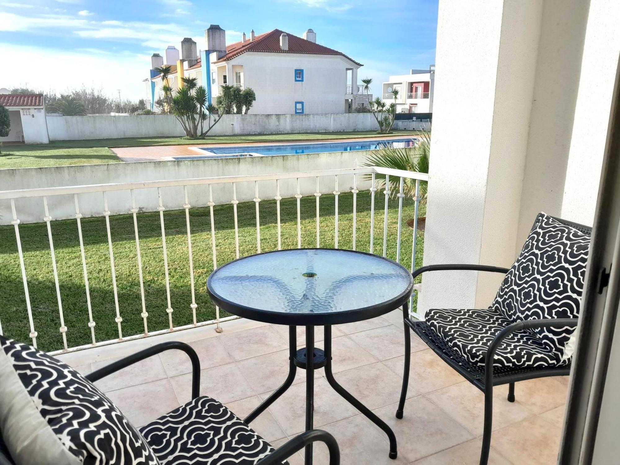 Palmeiras Apartement - T1 Com Piscina Baleal Dış mekan fotoğraf